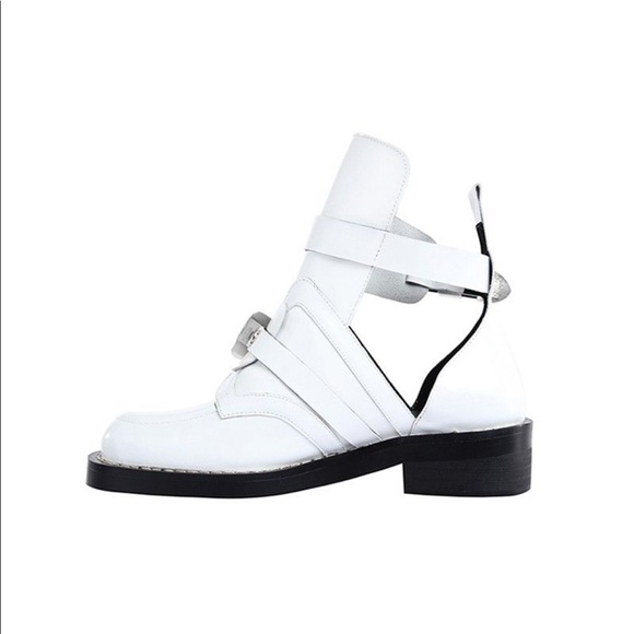 Jessica Buurman - Picture 3 of 9